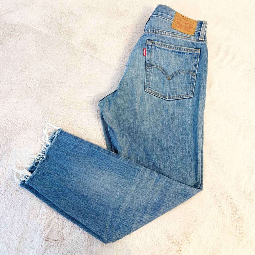 LEVI’s White Oak Cone Denim Light Wash Raw Edge High Waisted Jeans Size 28